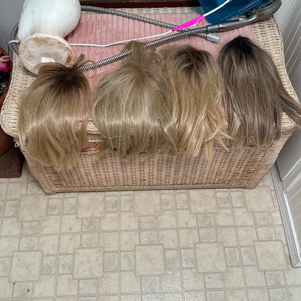 4 wig toppers various blondes
